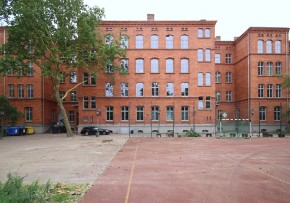 Robert Koch Gymnasium Berlin gründerzeit Aula Farbkonzept Farbuntersuchung